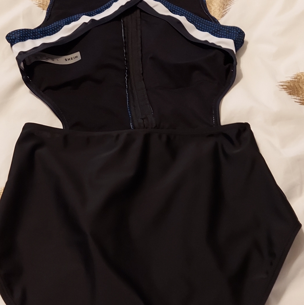 Women's swimwear one piece